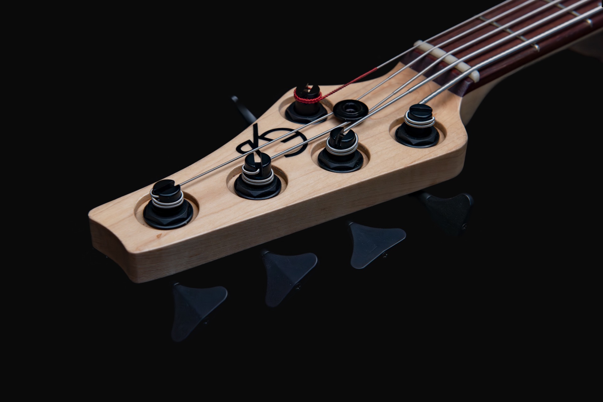 concept_p90_head_front